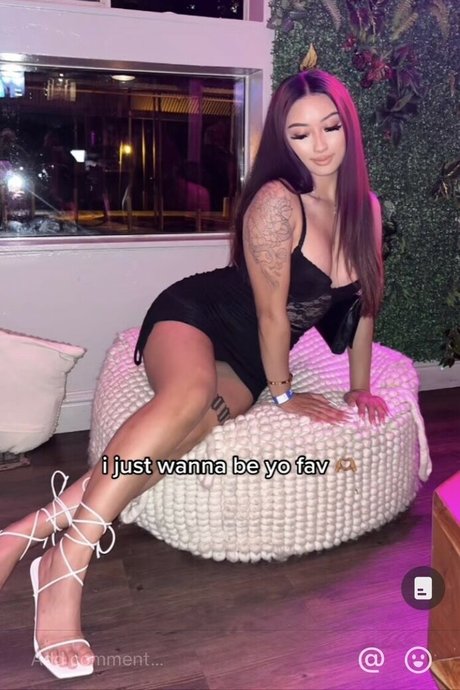 Mlvareezy hot model img