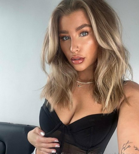 jessicarabbitrose art star photo