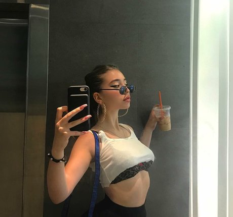 Ayla D lyla beautiful star pics