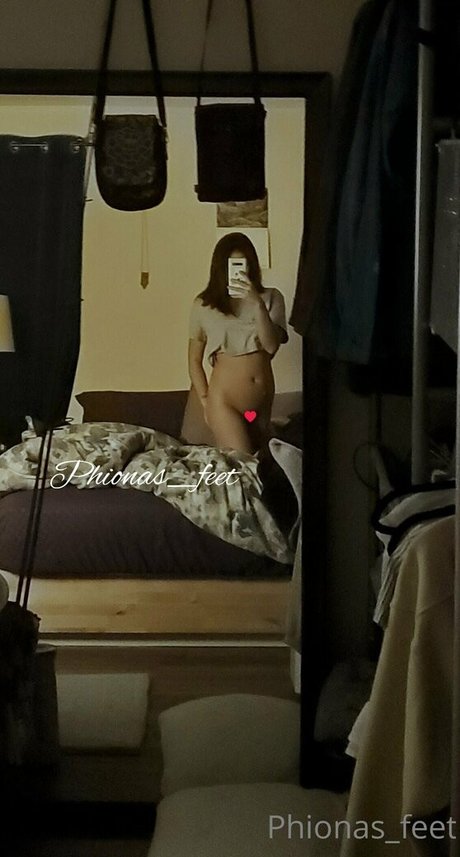 friskyphiona model nude photos