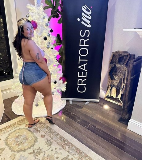Ashley Coco erotic model image