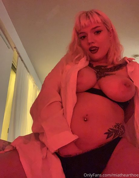 miathearthoe art model pictures