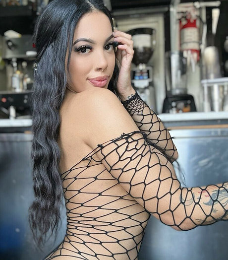 Coffeewlayaa star sexy photos