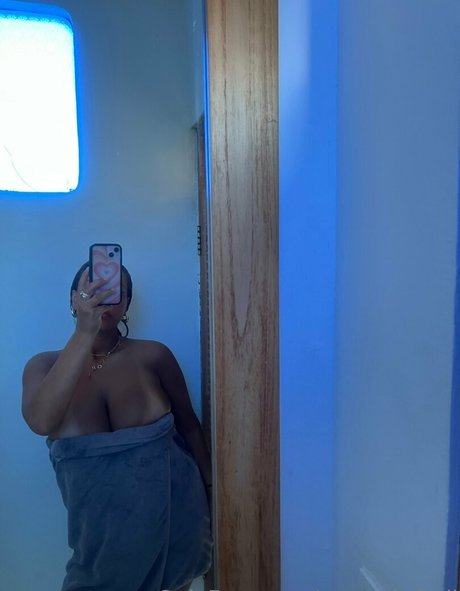 saucytitsbali pornstar beautiful image