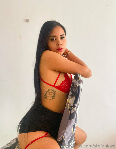 stefaniaqos nudes star pic