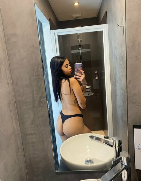 stefaniaqos exclusive model photos