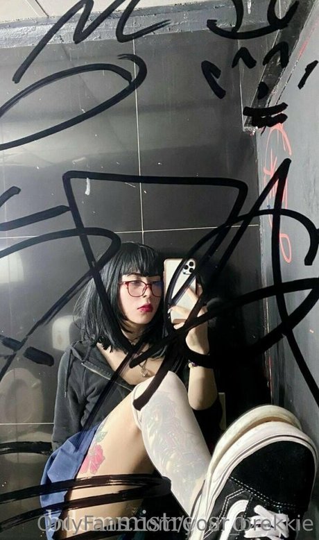 kiki need you inside hd model pics