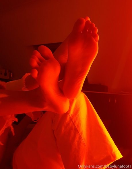 babylunafoot1 pornographic star photo