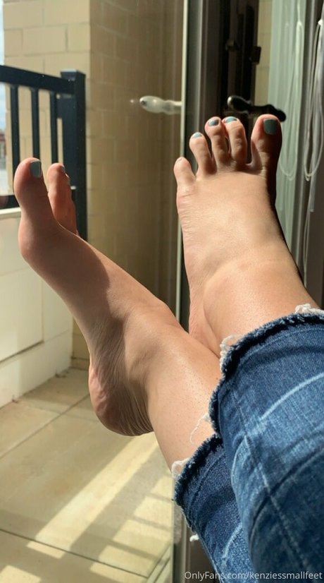 kenziessmallfeet star free img