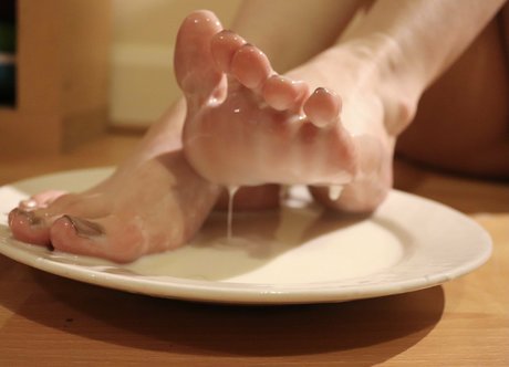 theselilpiggie6 top actress photo