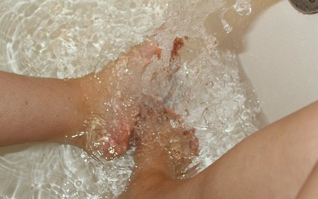 barefoot babe02 pornstar photo