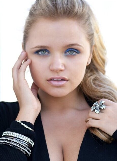 Veronika Dash erotic star gallery