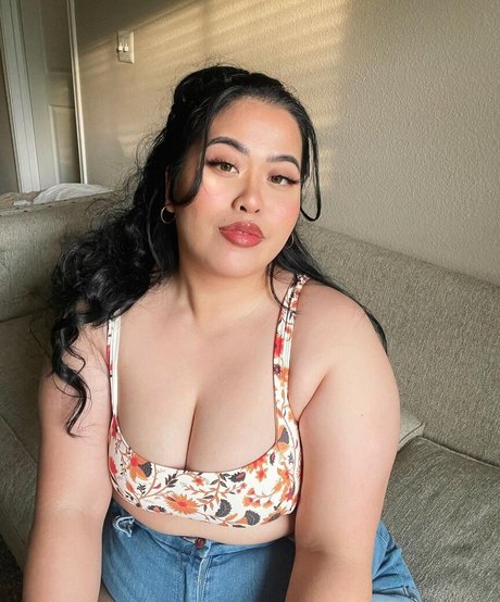 BellaBun Bo Bae model beautiful img