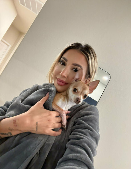 xohollypaige nude model image