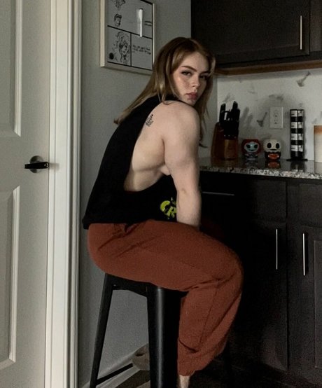 Ayshia Schisel xxx model picture