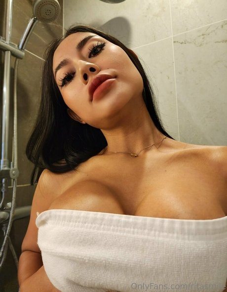ritasmile naked pornstar photo