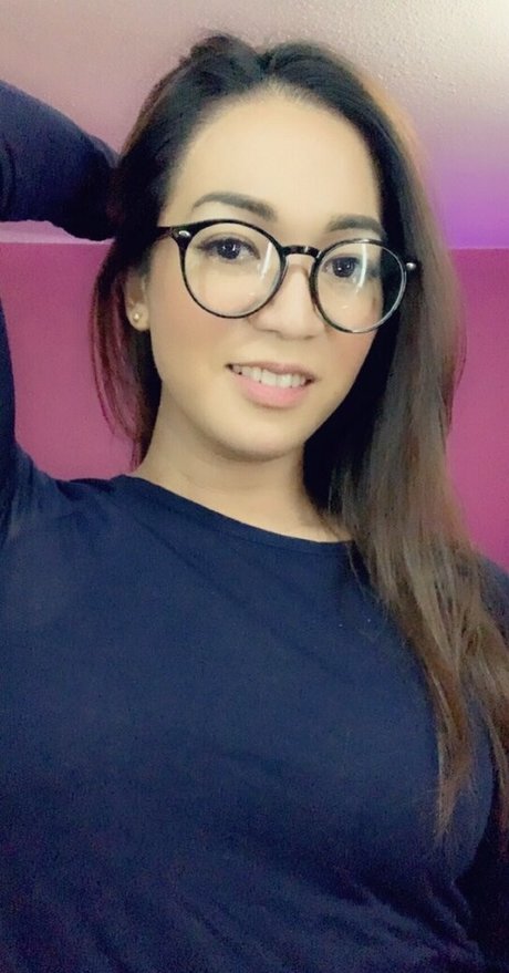 tsklhea sexy actress pic