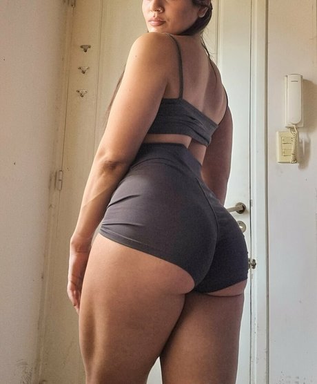 Zoey Riley xxx model pics