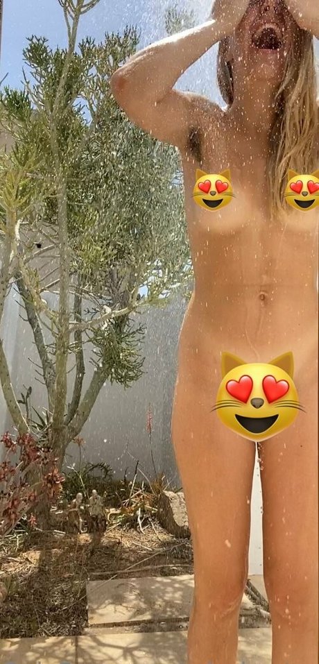 mischa teases pornographic model pics