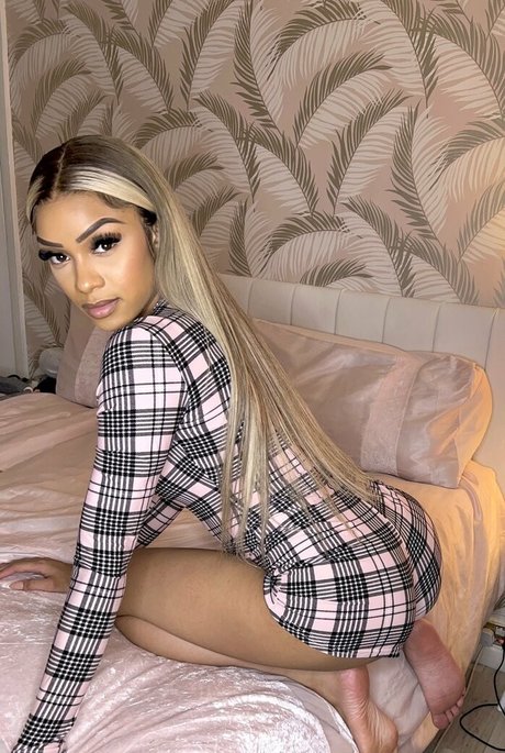 herfeetonfleek_ high quality pornstar gallery