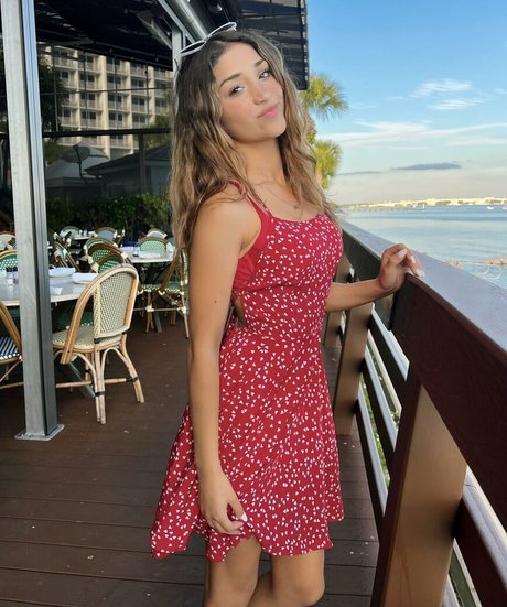 Ava Justin sexy actress pic