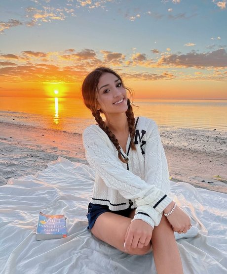 Ava Justin star art pic