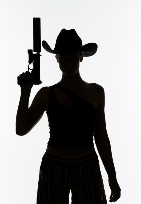 roxannaredfoot model nude pictures