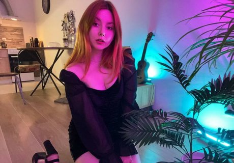 Rootyasha exclusive model photo