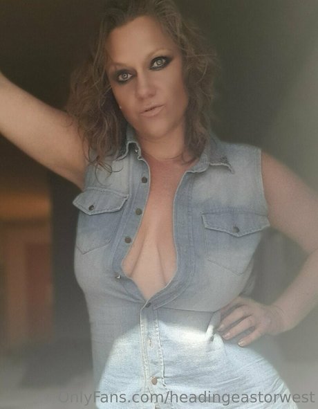 headingeastorwest model nude pic