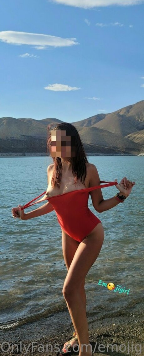 emojigirl1984 model sexy pics