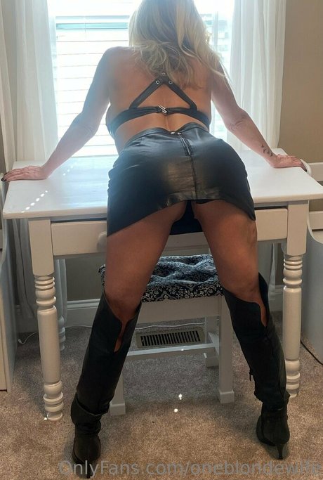 oneblondewife high quality pornstar pics