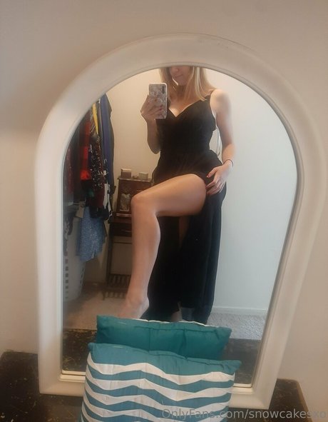 snowcakesxo sex actress photos