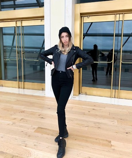 Abigail Cristea porn model pics