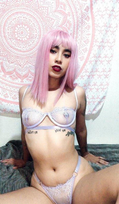 Sailor Gwen star erotic images