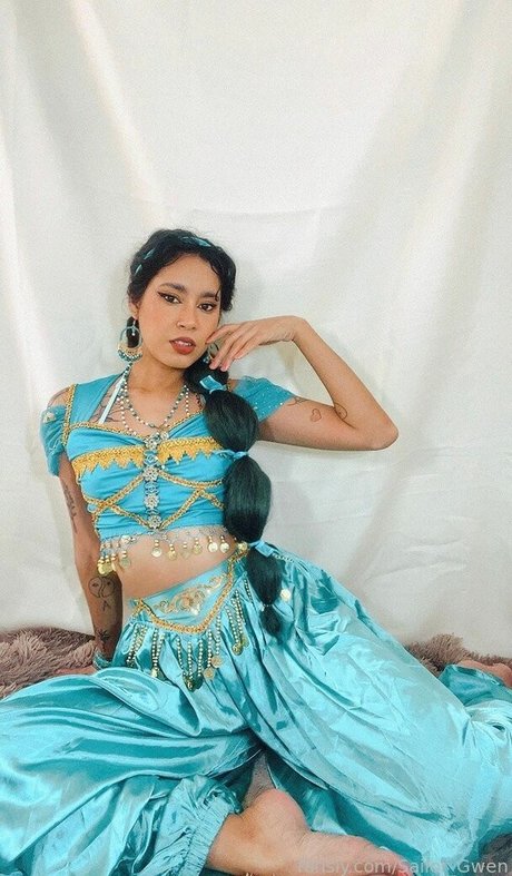 Sailor Gwen high quality star photo