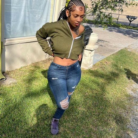 kiraaaaaaaaa__ pornstar exclusive pictures