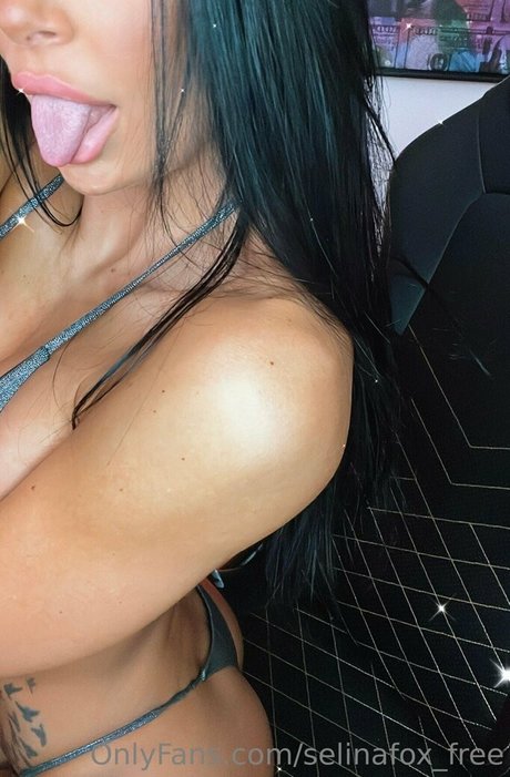 selinafox free nudes star images