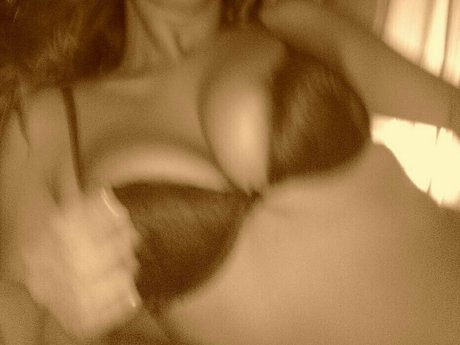 sweet noemi elena erotic pornstar photos