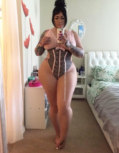 Elke Life star beautiful picture