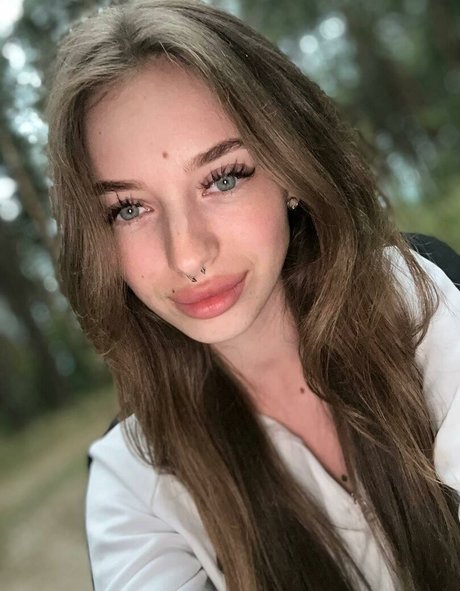 sofibloom1 adult star picture