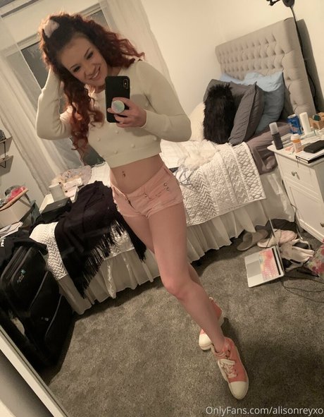 alisonreyxo model pretty image