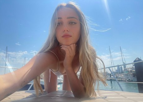 avaajayde best star photos