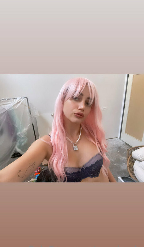 avaajayde model sexy images