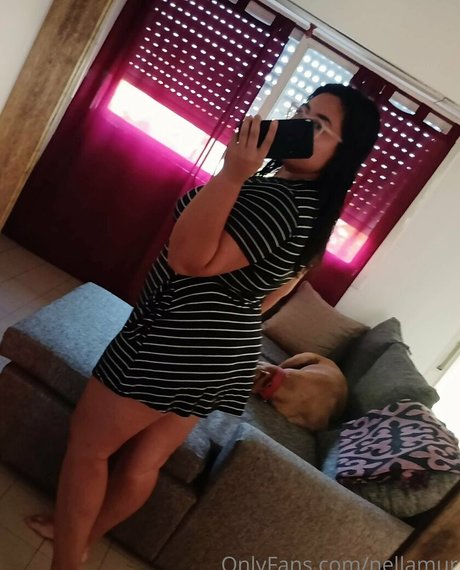 nellamur exclusive model img