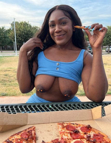 Tila Totti free pornstar gallery