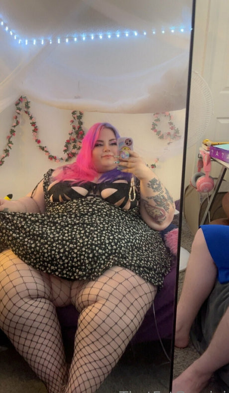 thatfatgemini star exclusive gallery