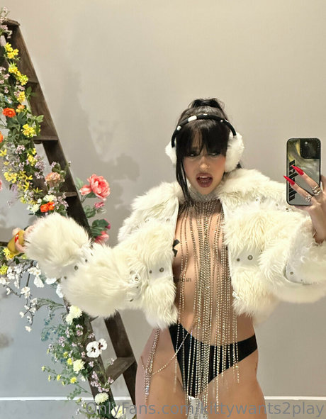 Disko kitty exclusive model photos