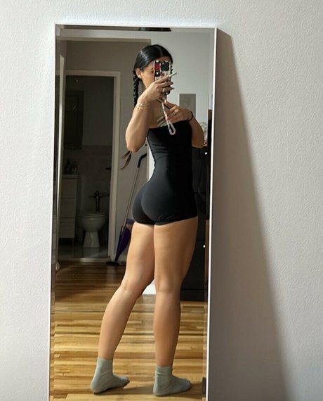 foreign matee nude actress photo