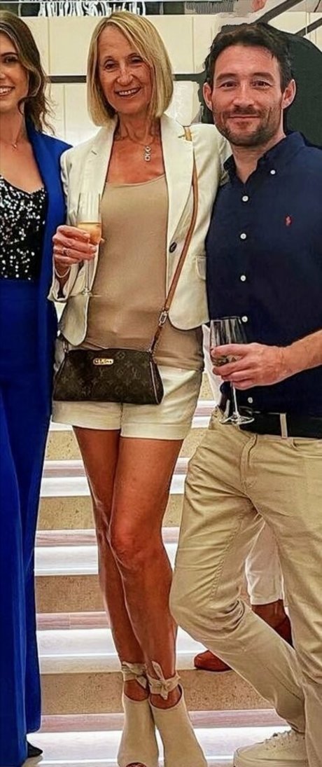 Carol McGiffin art model images