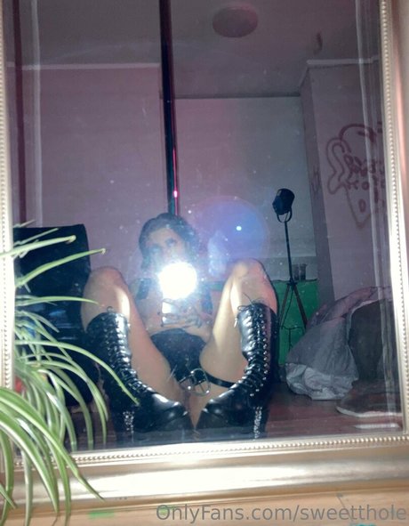 sweetthole pornstar naked img